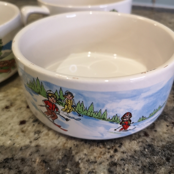 Vintage Campbell's Soup Kids 4.5" Bowls/ Mugs, Picnic, BBQ And Skiing - Picture 5 of 12